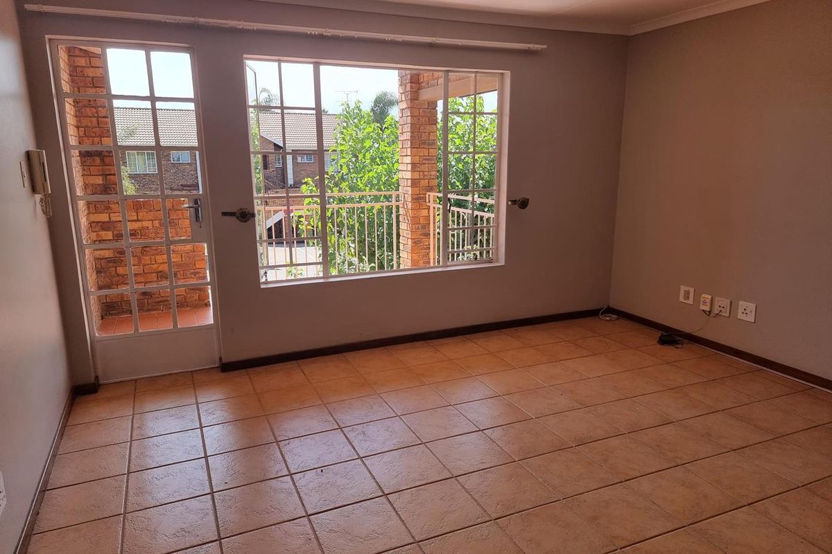 Boasting Beauty - Photo 4