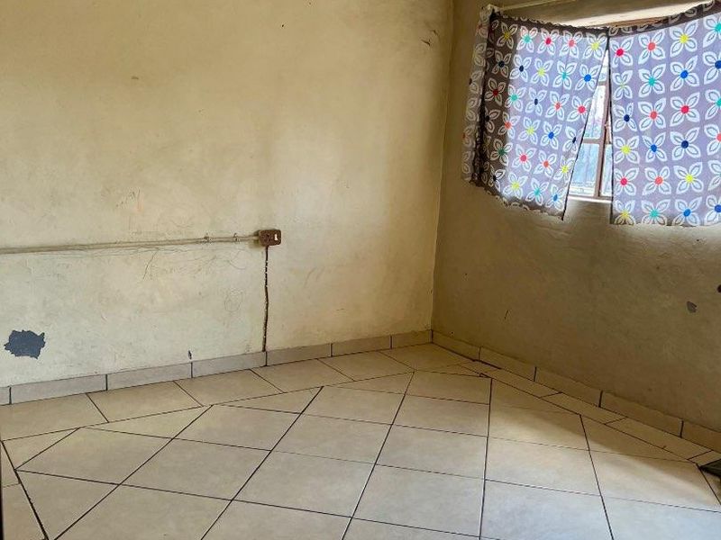 House or business property - Photo 10