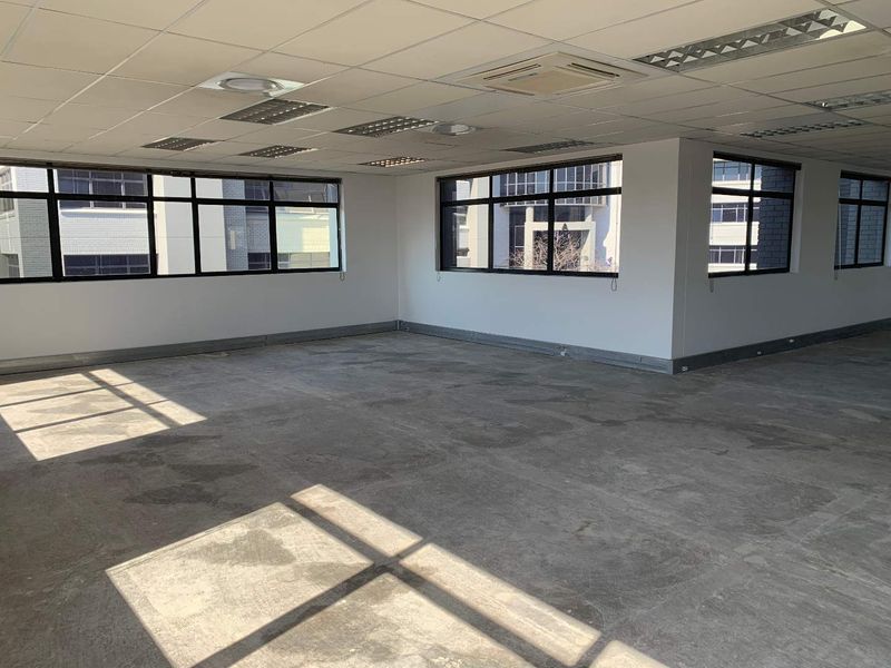 329m2 Office Space To Let at 11 Naivasha Road, Sunninghill - Photo 9