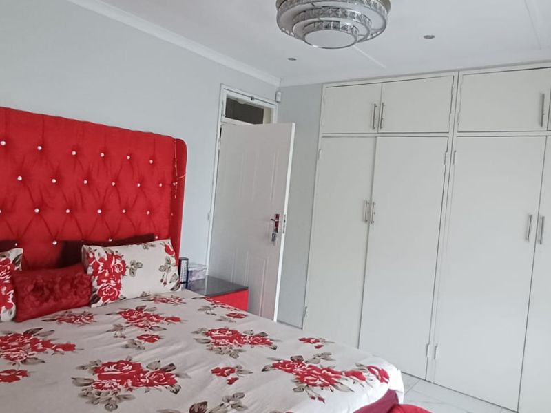 Your All-In-One Family Haven Awaits! - Photo 10