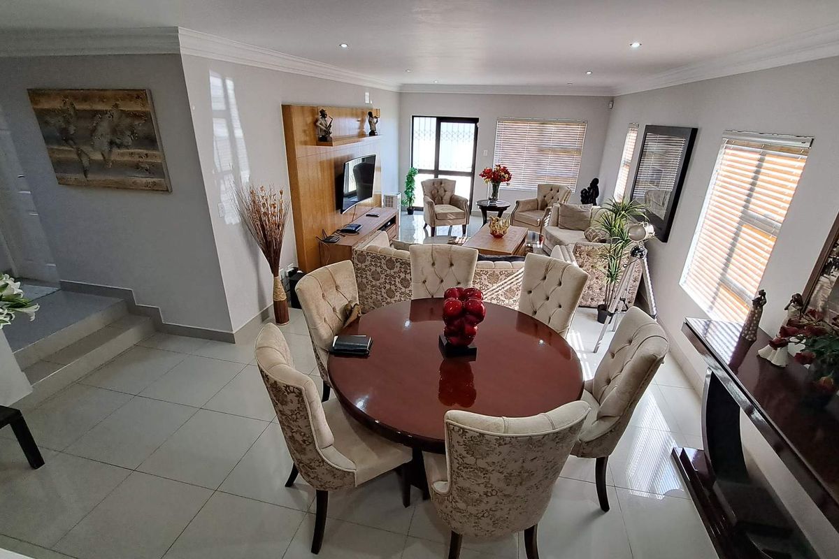 For the connoisseur home buyer who appreciates modern living with sleek style - Photo 4