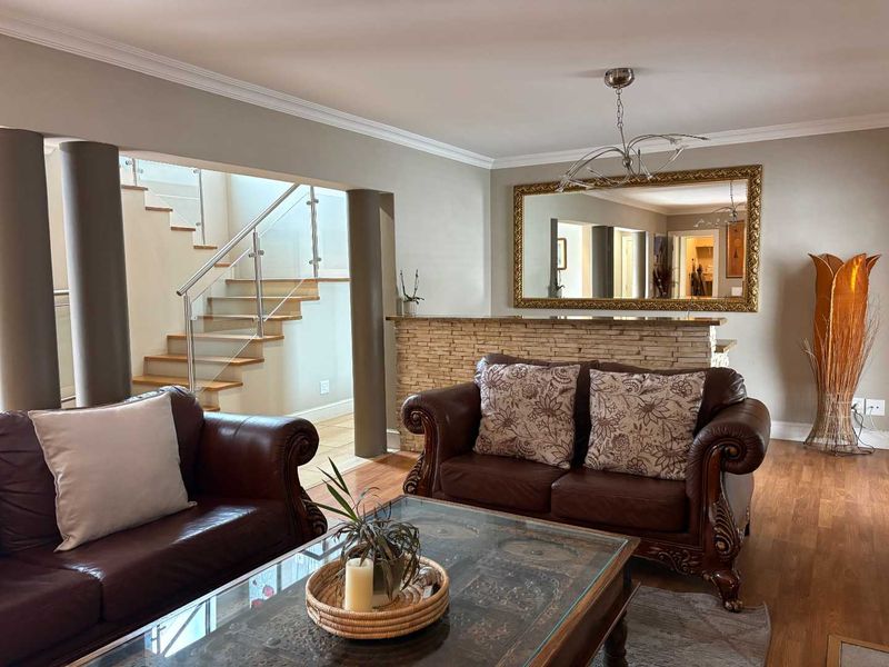 WEST BEACH Fully furnished 6 bedroom home - Photo 3