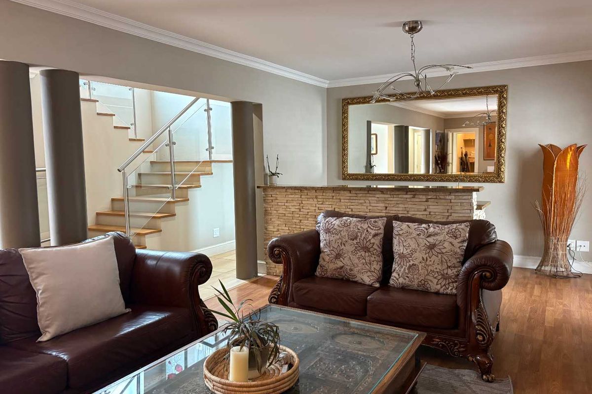 WEST BEACH Fully furnished 6 bedroom home - Photo 3
