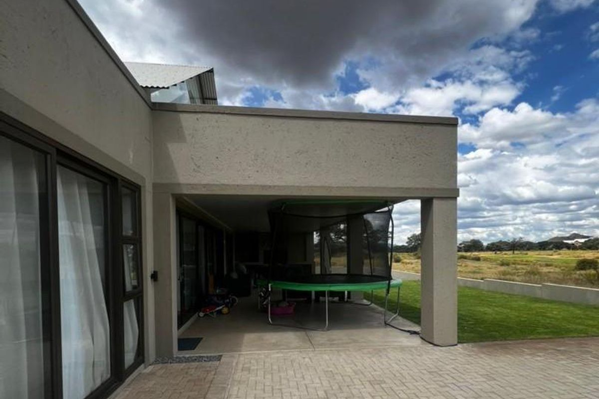 Modern and bright 3 Bedroom house Omeya Golf Estate - Photo 3