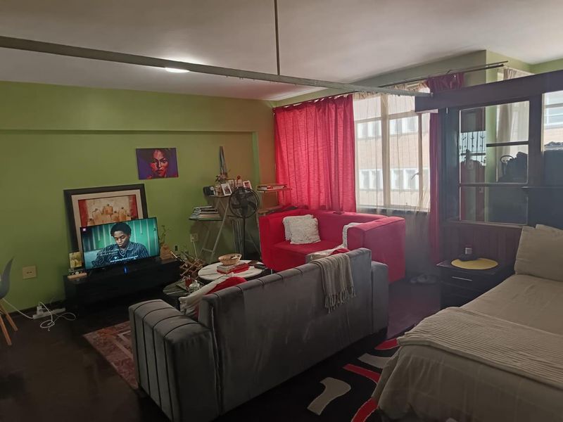 Bachelor Flat Offering Privacy, Space & Peace of Mind! Hurry this won't last!!!! - Photo 4