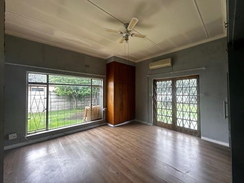 Family Home with Borehole & Flat - Photo 9