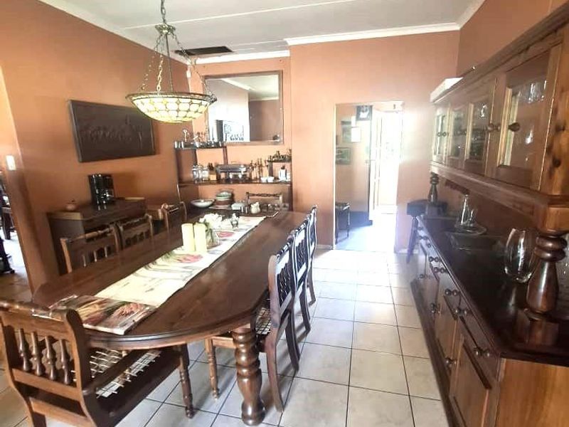 Property Perfect for an Extended Family or to be used as a Guesthouse or Air B&B - Photo 3