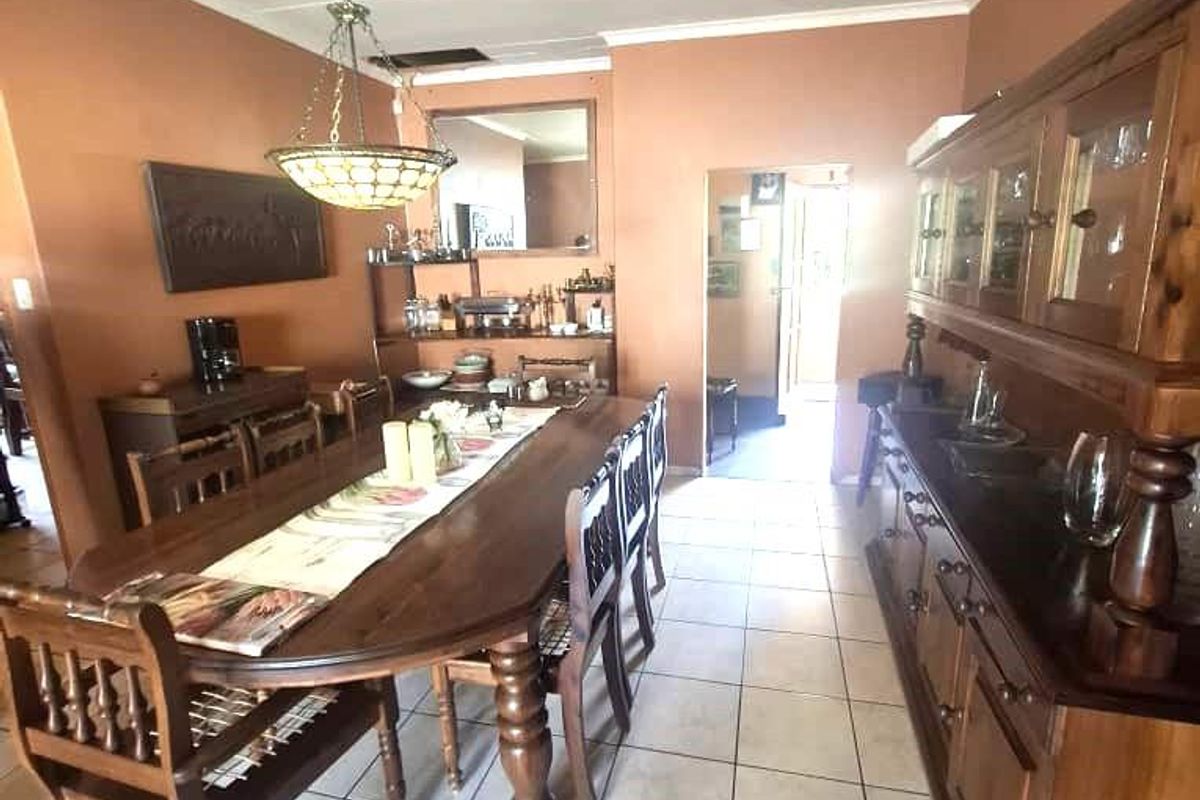 Property Perfect for an Extended Family or to be used as a Guesthouse or Air B&B - Photo 3