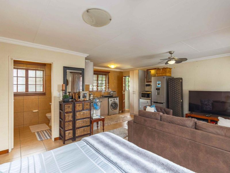 Bachelors Apartment in a prime location - Olympus - Photo 7