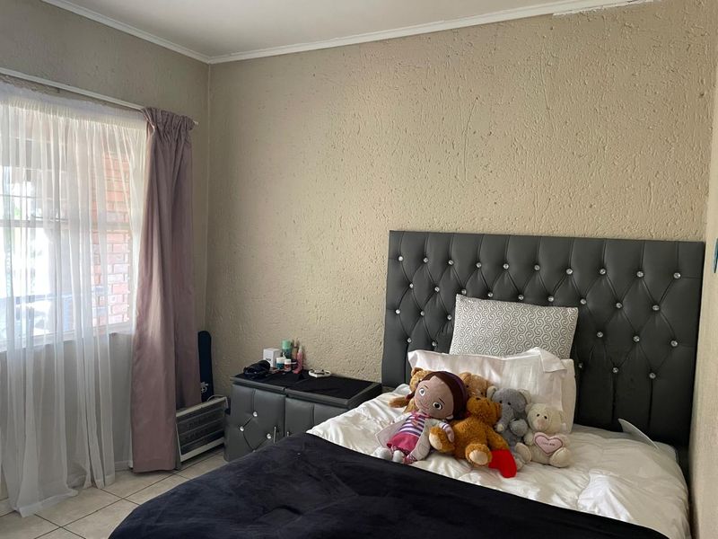 Beautiful 2 Bedroom Apartment for Sale - Photo 8