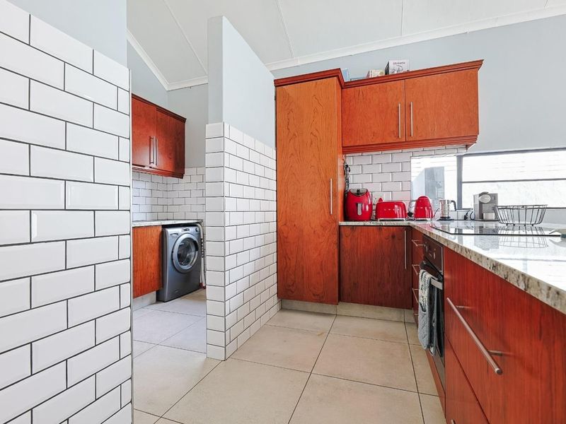 Welcome Home to Modern Comfort in Saint Olympus Estate - Photo 4