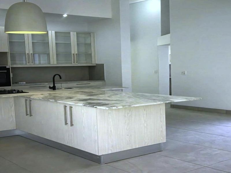 Modern New 4 Bedroom Home near the sea - Photo 5