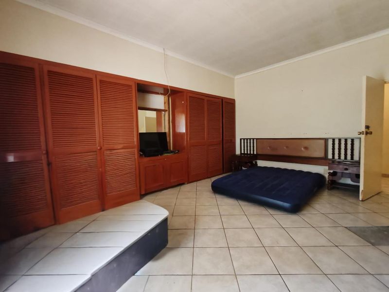 PLOT & FAMILY HOME FOR SALE IN ANDEON, PRETORIA WEST - Photo 2