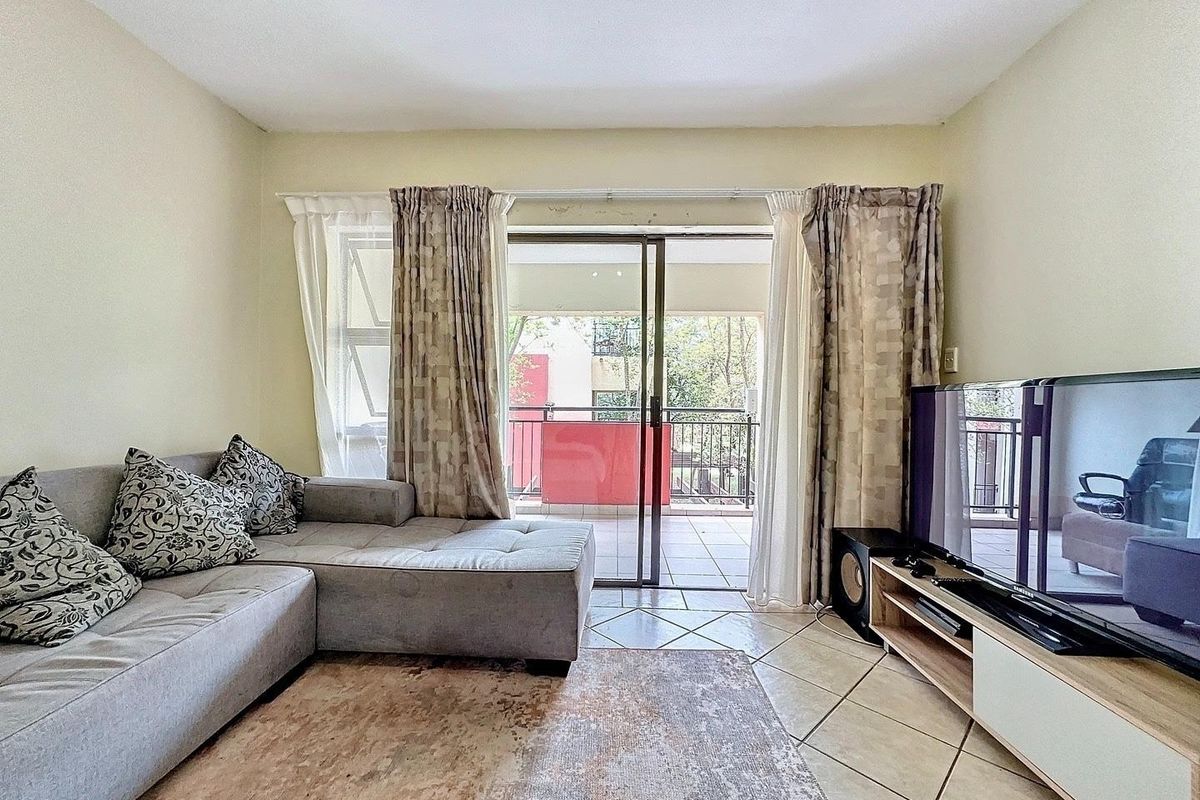 Stunning bachelor apartment to rent! - Photo 4