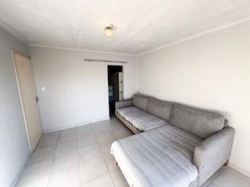 Cosy two bedroom townhouse for rental in Huntingdon - Photo 7