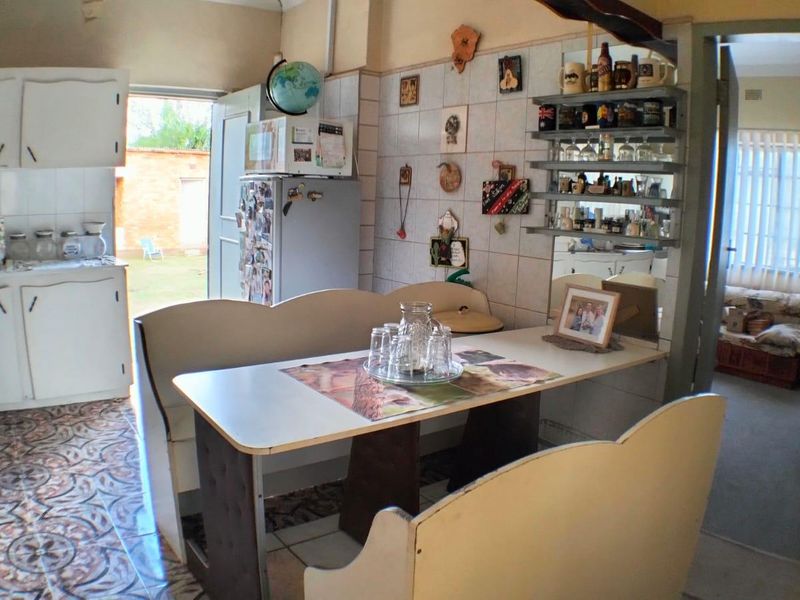 3 Bedroom House with lots of potential (Exclusive Sole Mandate) - Photo 5