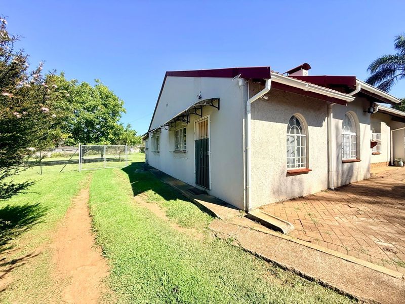 4 Bedroom house for sale in Pailpietersburg - Photo 3