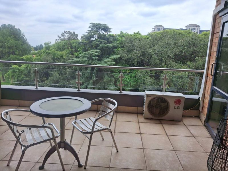 A BEAUTIFULLY FURNISHED TWO BEDROOM FURNISHED APARTMENT - Photo 4