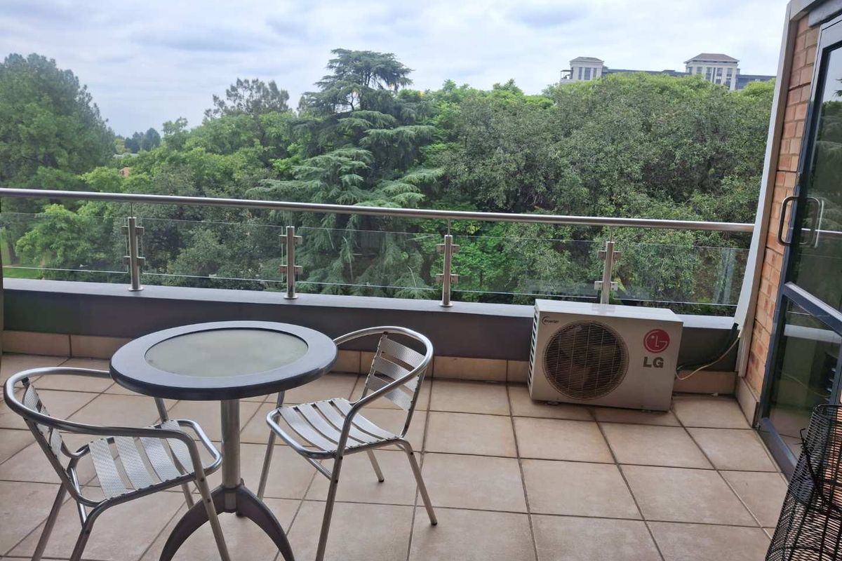 A BEAUTIFULLY FURNISHED TWO BEDROOM FURNISHED APARTMENT - Photo 4