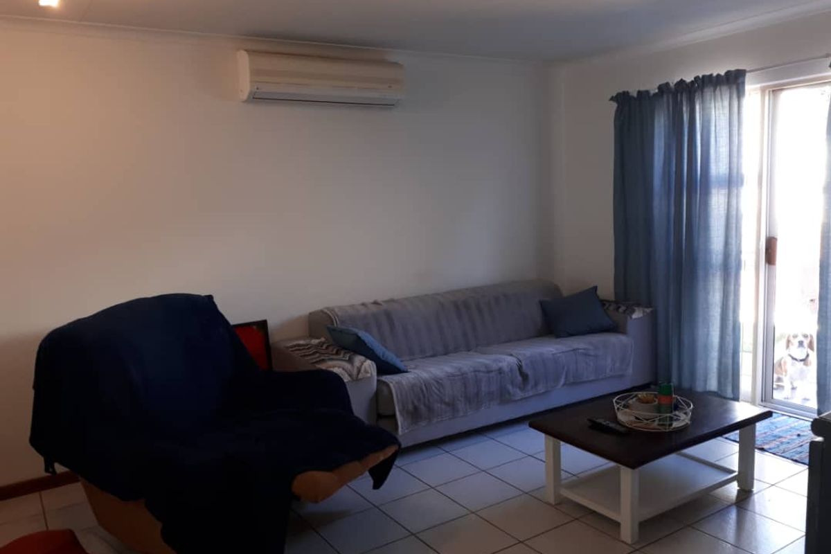 Pet Friendly Town House For Sale In Kleine Kuppe - Photo 4