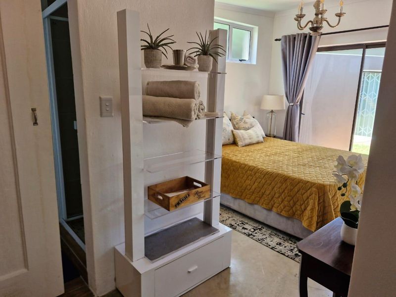 Charming Bachelor Cottage in Westdene - Photo 9