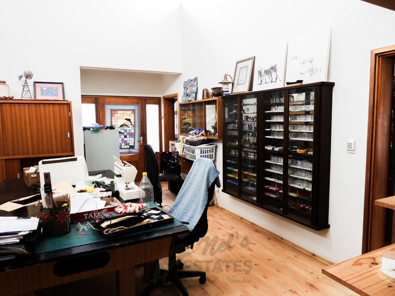 Central home with lots of space - Photo 6