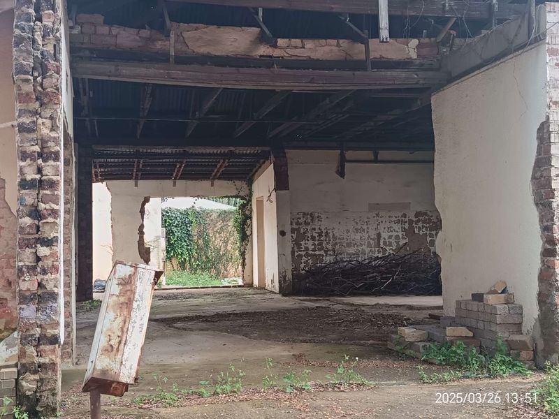 Vacant land with building ruins, bachelors flatlet and garage For sale! - Photo 3