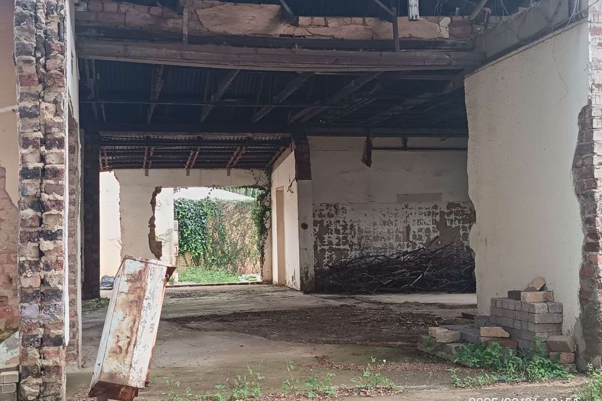 Vacant land with building ruins, bachelors flatlet and garage For sale! - Photo 3