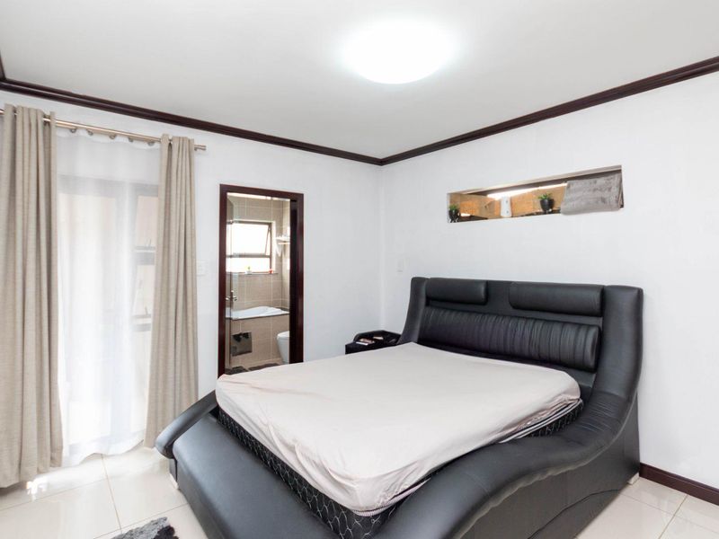 Apartment Close To Amenities - Photo 5