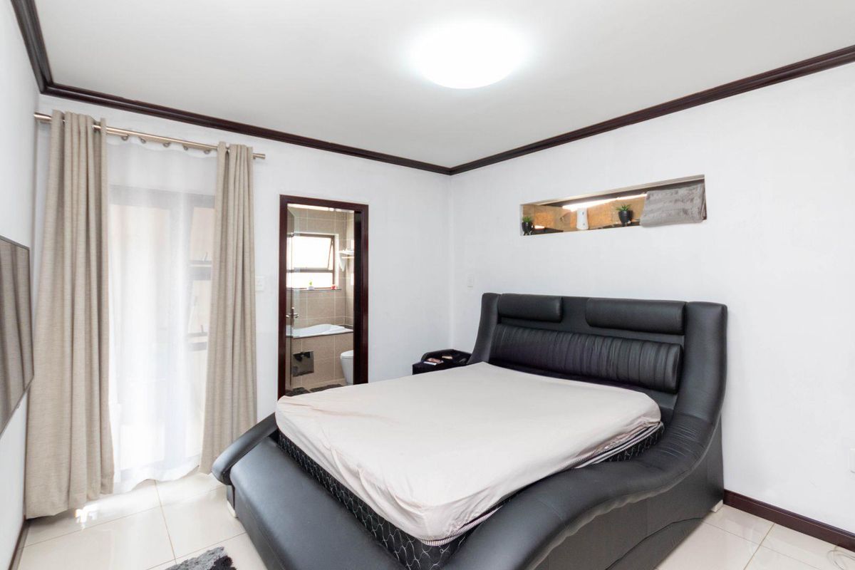 Apartment Close To Amenities - Photo 5