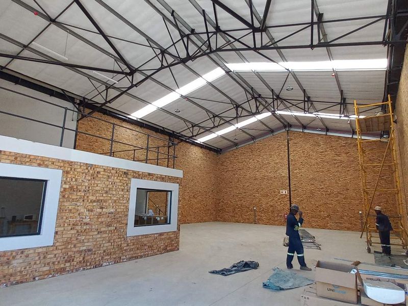 410m2 Industrial Mini Unit for Sale at Airport Strategic Park - Photo 4