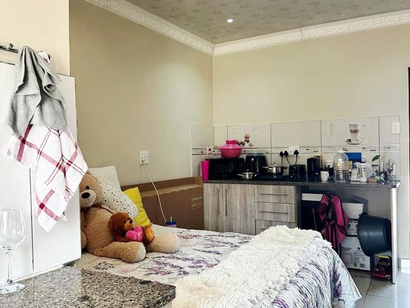 Practical 1-Bedroom Rental with shared Pool Access in Richards Bay - Photo 4