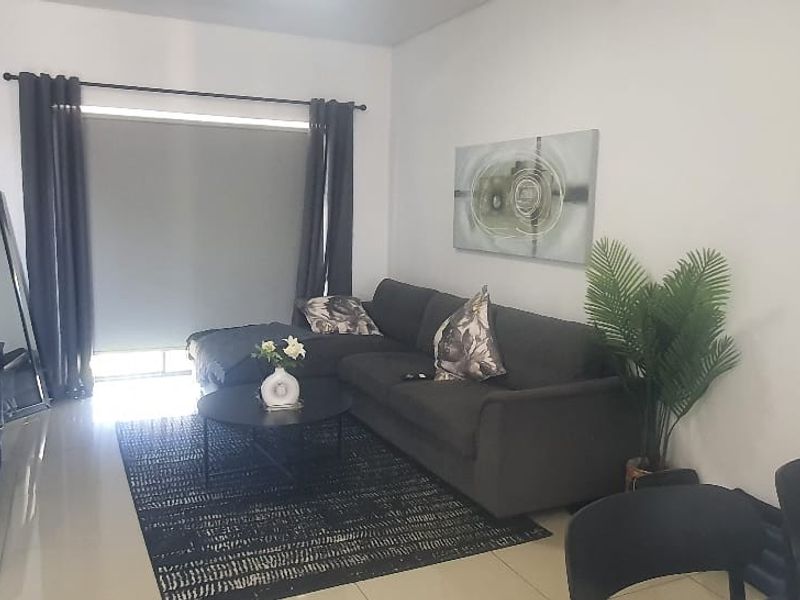 2 Bedroom Apartment Urgent Sale - Photo 10