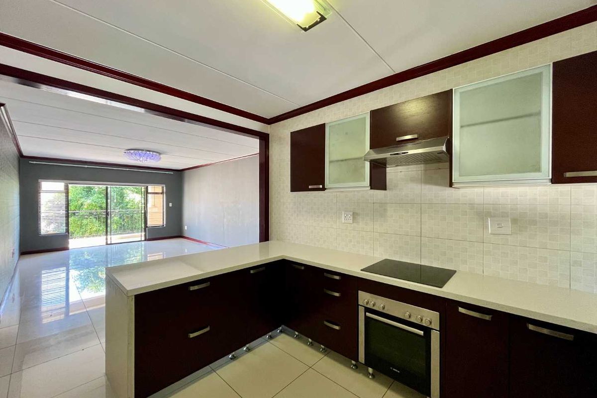 3 Bedroom 2 Bathroom Executive Apartment - Photo 2