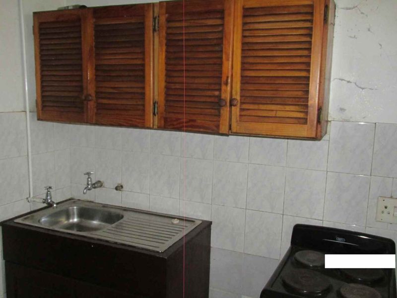BACHELOR FLAT TO RENT IN SUNNYSIDE - Photo 4