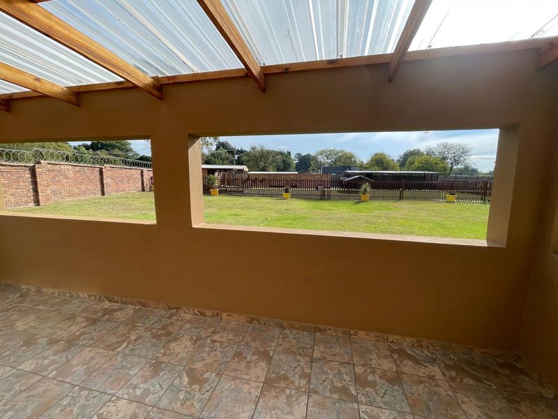 Spacious 1 Bedroom Cottage - Photo 7