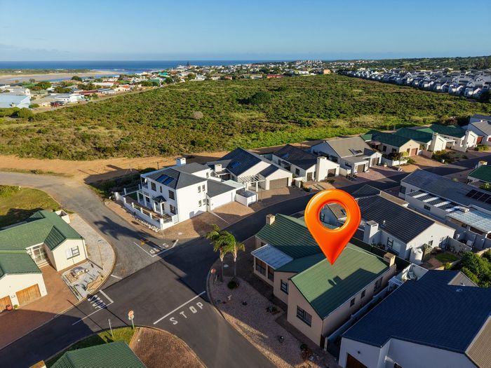 Property #2568007, House For Sale in Still Bay West