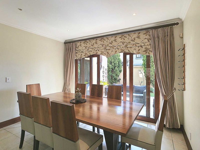 4 Bedroom Executive Sandton Cluster with Furnished Option in Secure boomed off Estate - Photo 9