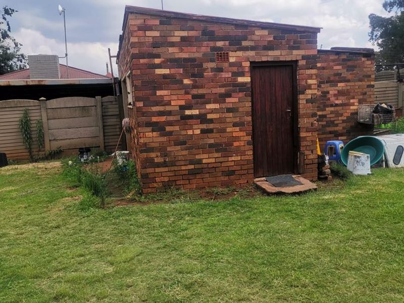 3 Bedroom House For Sale in Vanderbijlpark CW6 - Photo 3