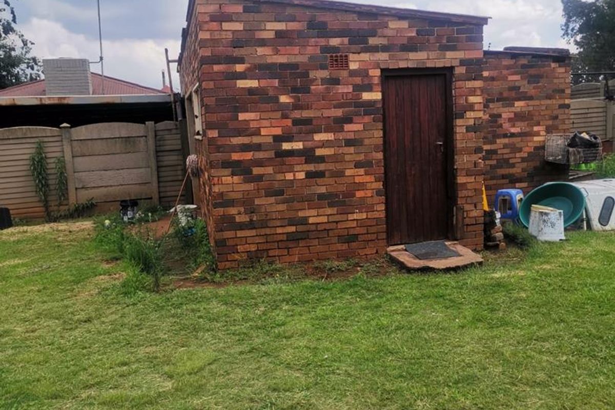 3 Bedroom House For Sale in Vanderbijlpark CW6 - Photo 3