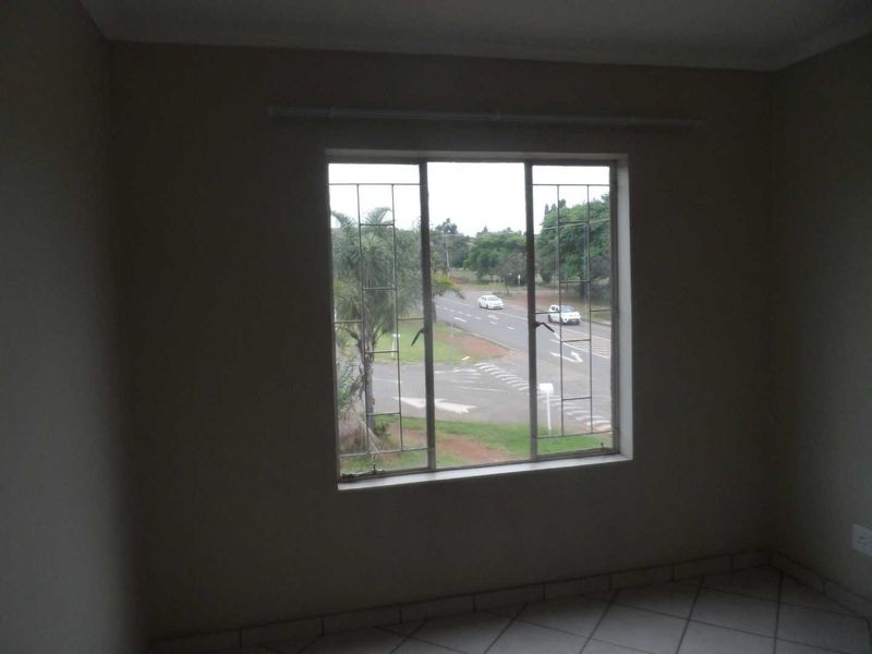 2 BEDROOM FLAT TO RENT IN PHILIP NEL PARK - Photo 10