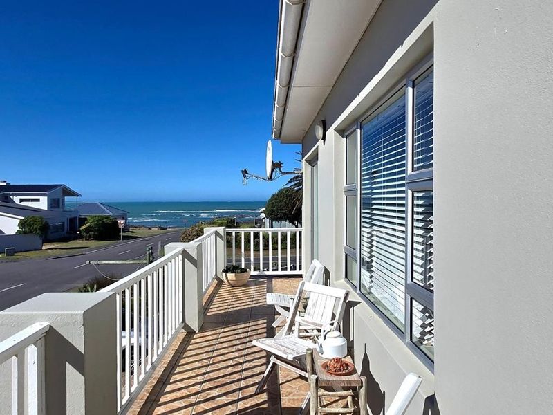 Property with Shops, Apartments, and Penthouse – Ideal for Investors, Developers, or Entrepreneurs! - Photo 8