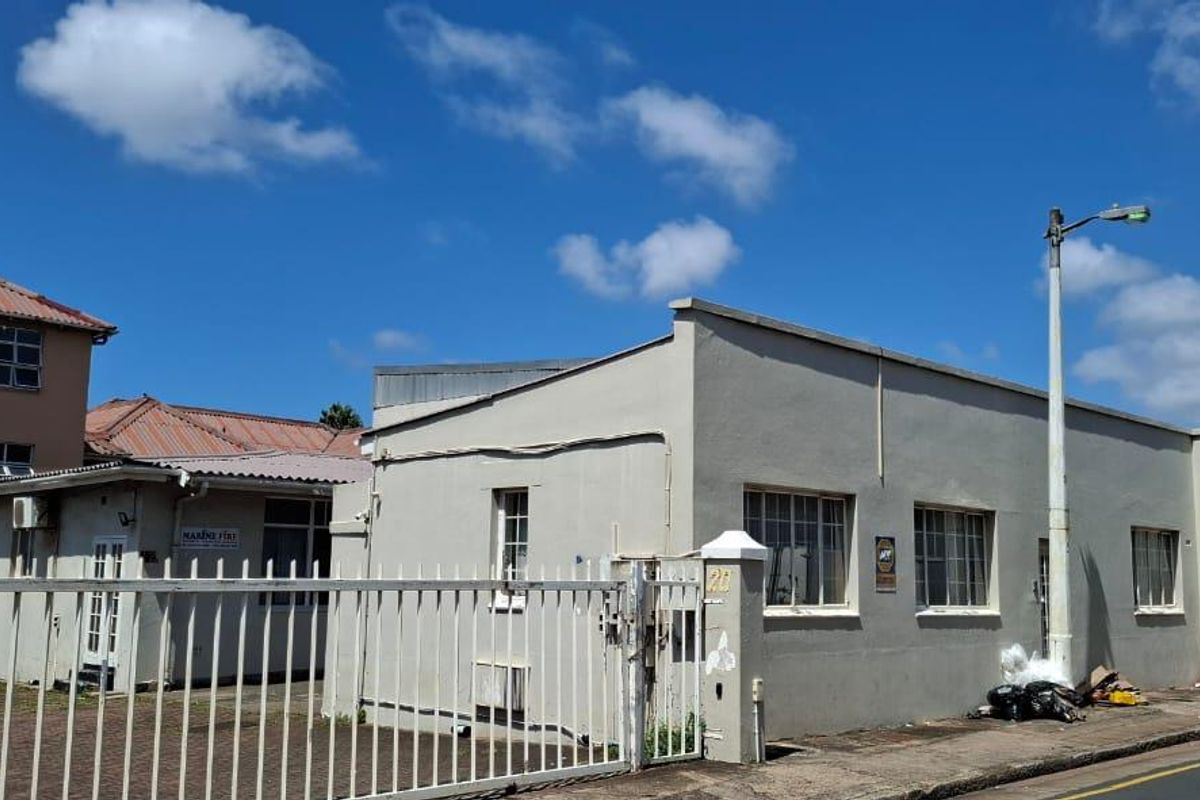 Expand Your Business: Versatile Space Near Key Amenities - Photo 2
