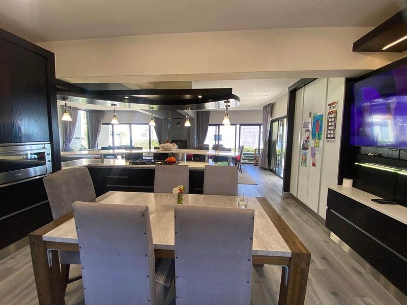 Modern Hilltop Home with breathtaking views - Gamsa Str - Kleine Kuppe - Photo 6