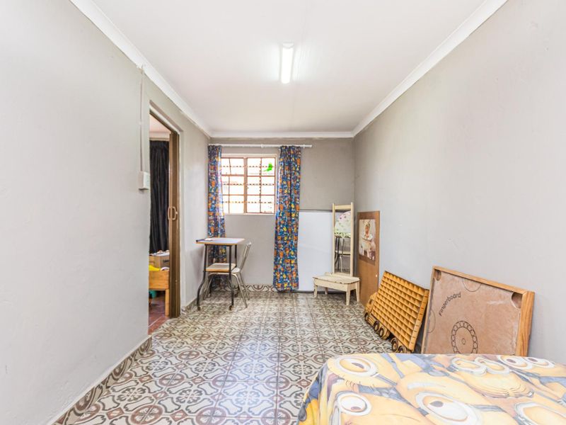 Ideal Family Home In Krugersdorp West - Photo 5