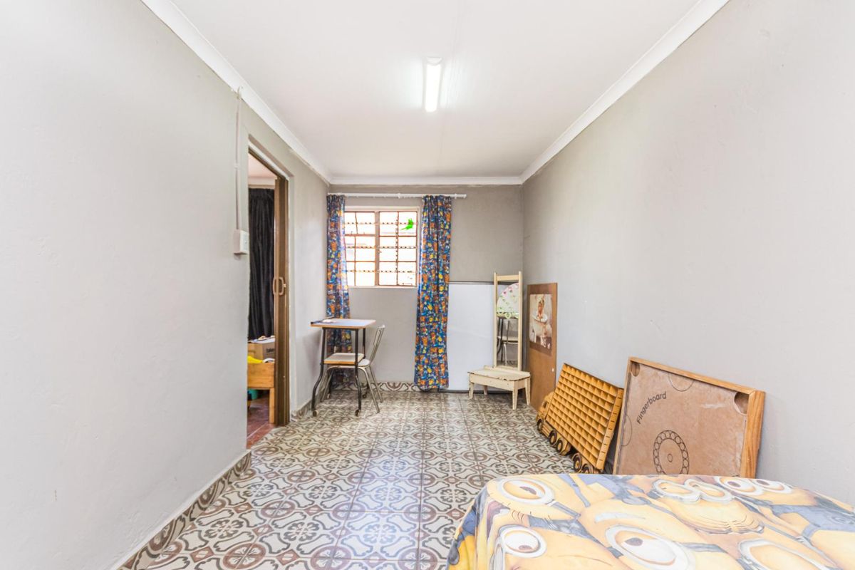 Ideal Family Home In Krugersdorp West - Photo 5