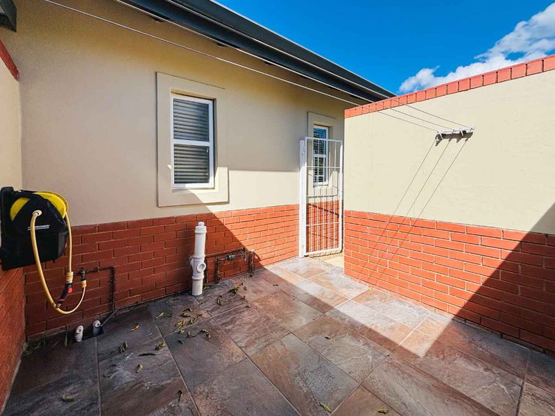 Modern semi-detached Townhouse in St Johns Village, Howick - Photo 7