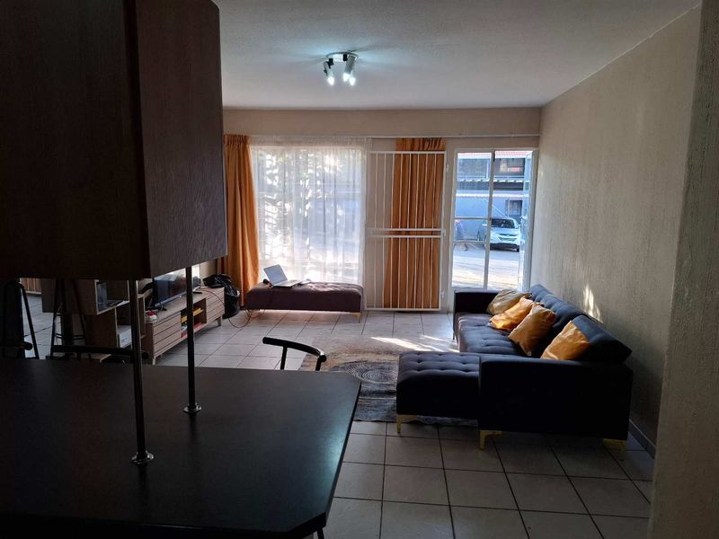 Spacious 3 bedroom flat in La Montagne - Photo 5