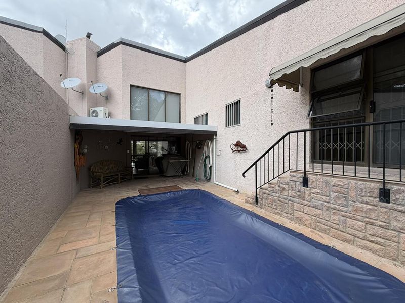 2 Duet Houses for sale on single Erf - Photo 10