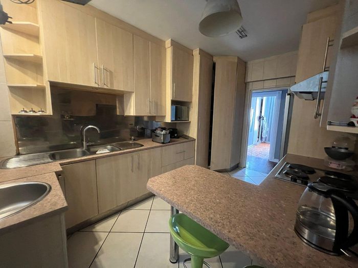 Property #484360, Apartment Rental Monthly in Humewood